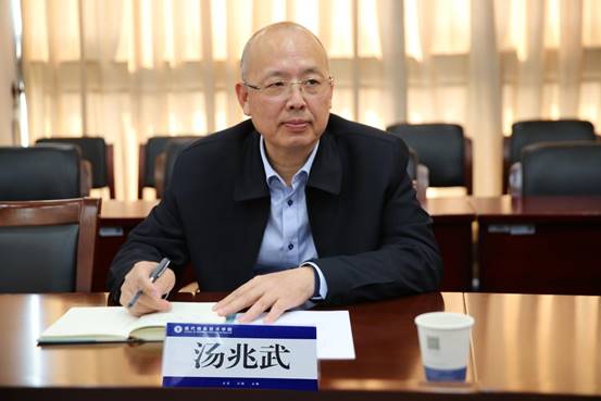 说明: 汤书记调研信息学院